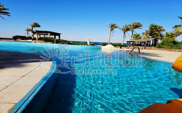 للبيع شالية فيو مميز بمنتجع بلوبلو