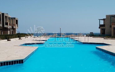 شاليه مطل على البحر للبيع