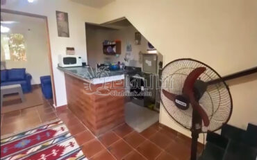 ستاند ألون فيلا للبيع